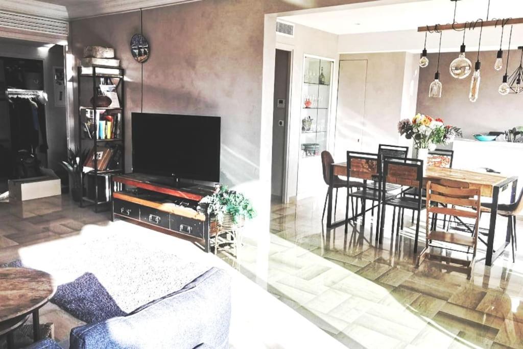Appartement Nice Centre Vue Mer Avec Piscine Pour Famille, Couple D'Amis Pas De Groupes De Jeunes Autorises 外观 照片